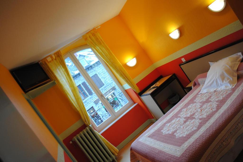 Hotel des voyageurs Chez Betty Neussargues en Pinatelle Zimmer foto