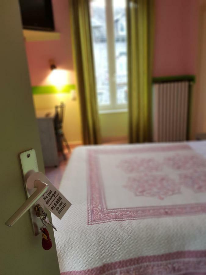 Hotel des voyageurs Chez Betty Neussargues-Moissac Zimmer foto